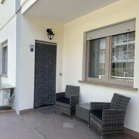 Close To Promenade *