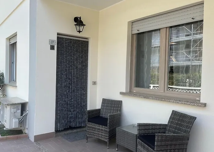 Close To Promenade *