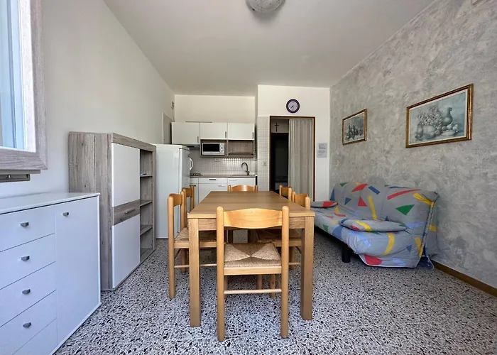 Апартаменти Close To Promenade